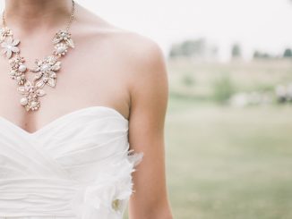 Les 7 accessoires indispensables pour sublimer votre robe de mariée