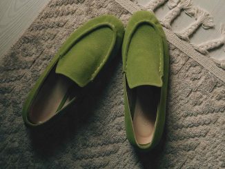 Comment les femmes peuvent-elles porter les mocassins pour un look parfait ?